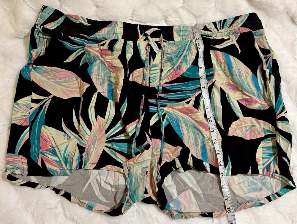 Torrid Women's Size 4X Tropical Resortwear Coastal Pull On Drawstring Shorts